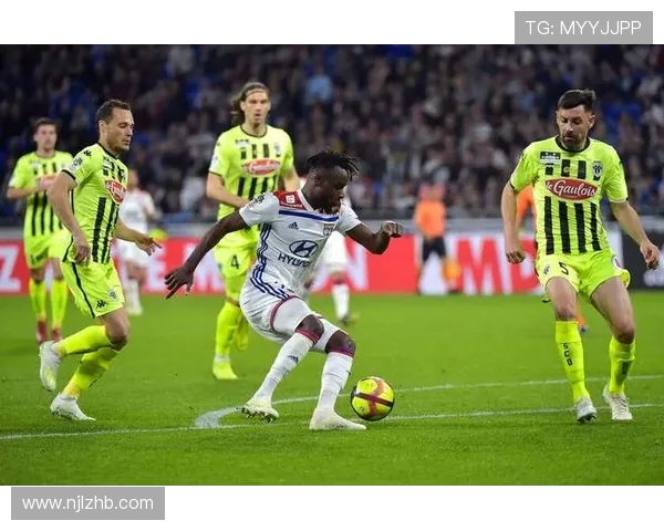 法甲外援在高强度比赛中的作用及适配表现分析